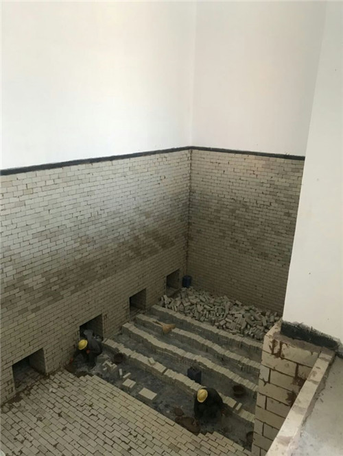 耐酸標(biāo)磚電廠施工現(xiàn)場